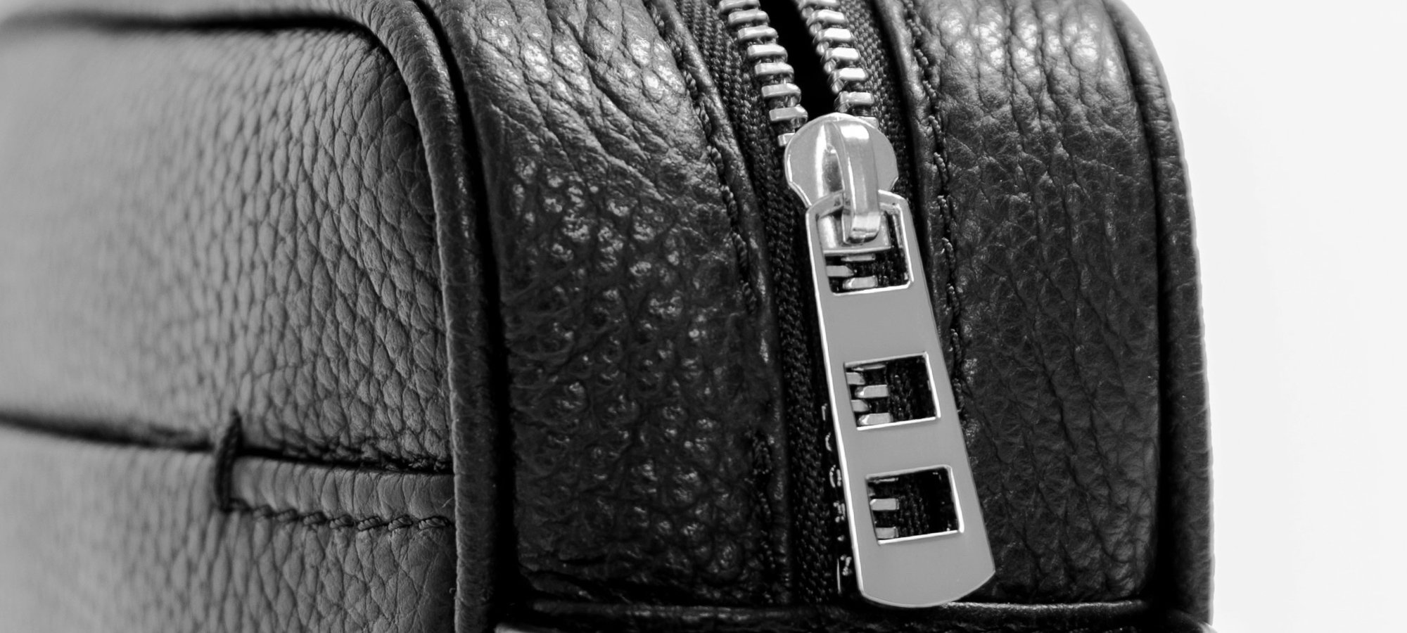 Small Dopp Kit (17.5 x 11 x 5.5 cm)