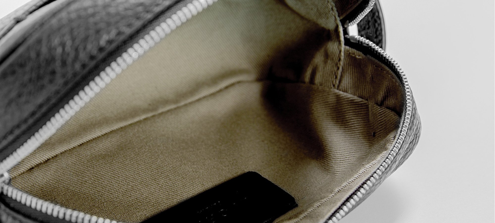 Small Dopp Kit (17.5 x 11 x 5.5 cm)