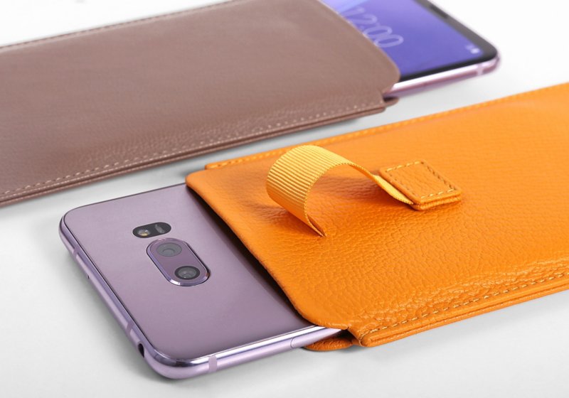 LG V30 case with pull-up tab