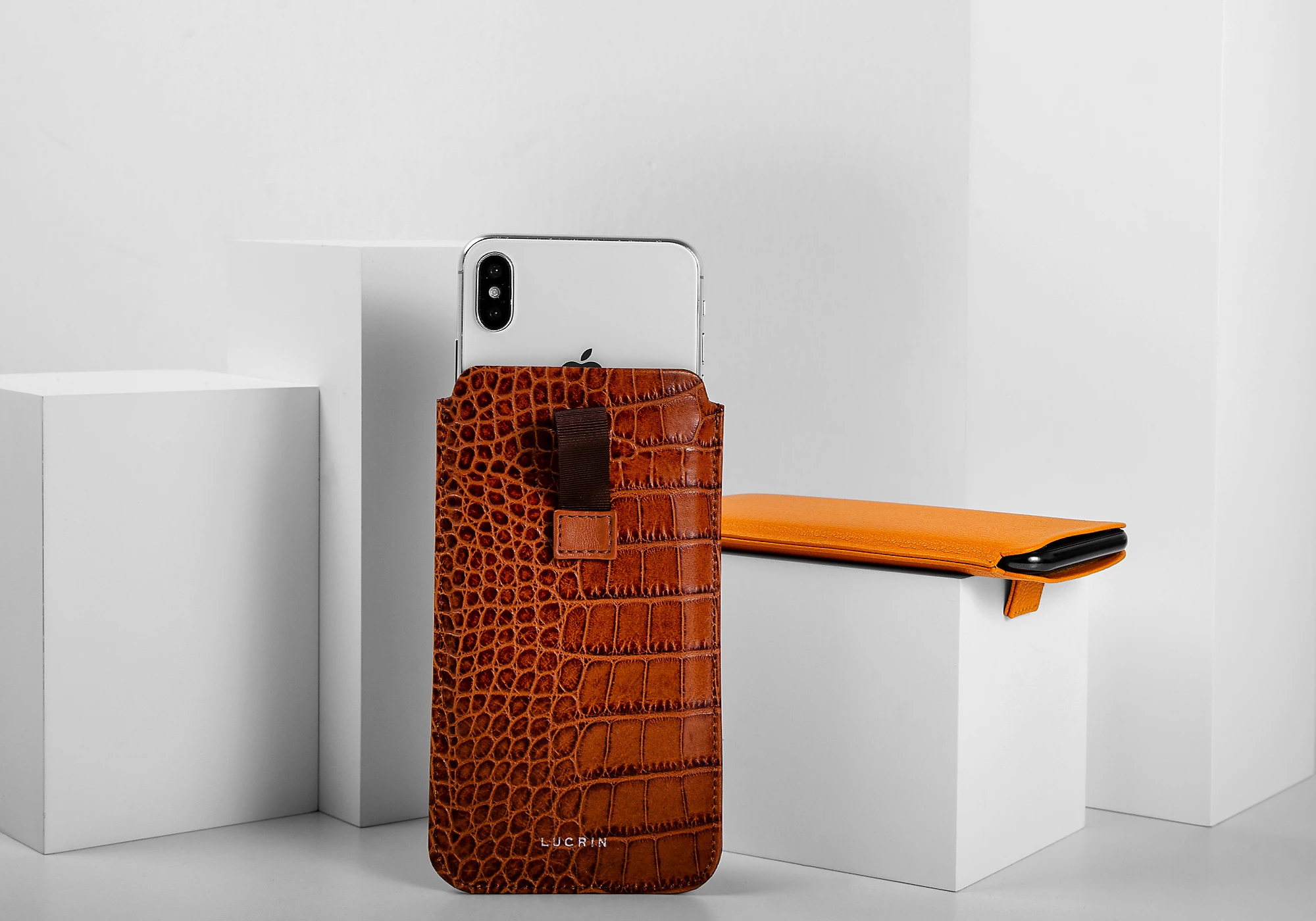 iPhone XS Max Case with pull tab - Off-White - Granulated Leather