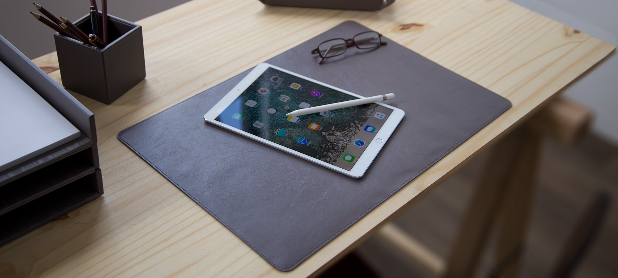 Soft desk mat (19.7 x 13.4 inches)