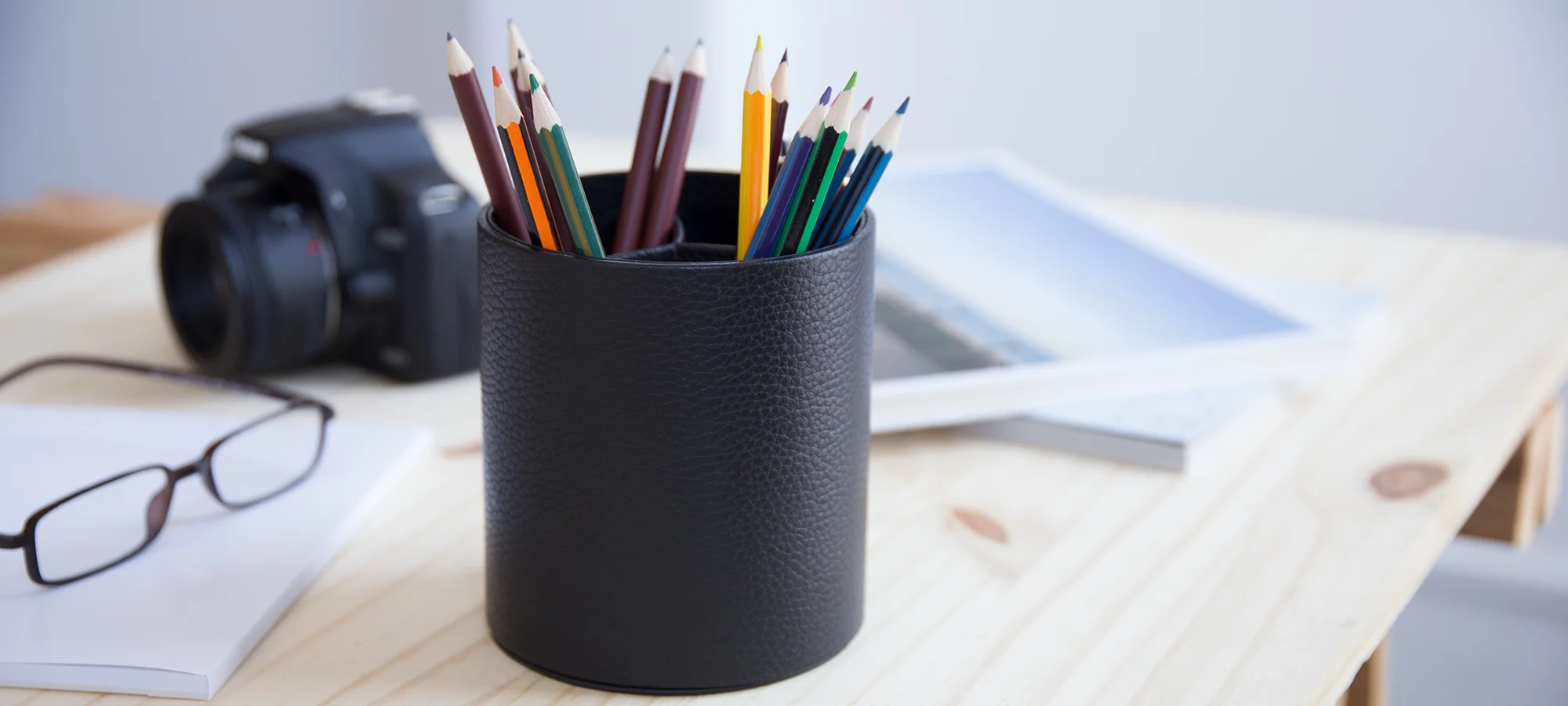 Large Pen Holder - Round - Natural - Smooth Leather