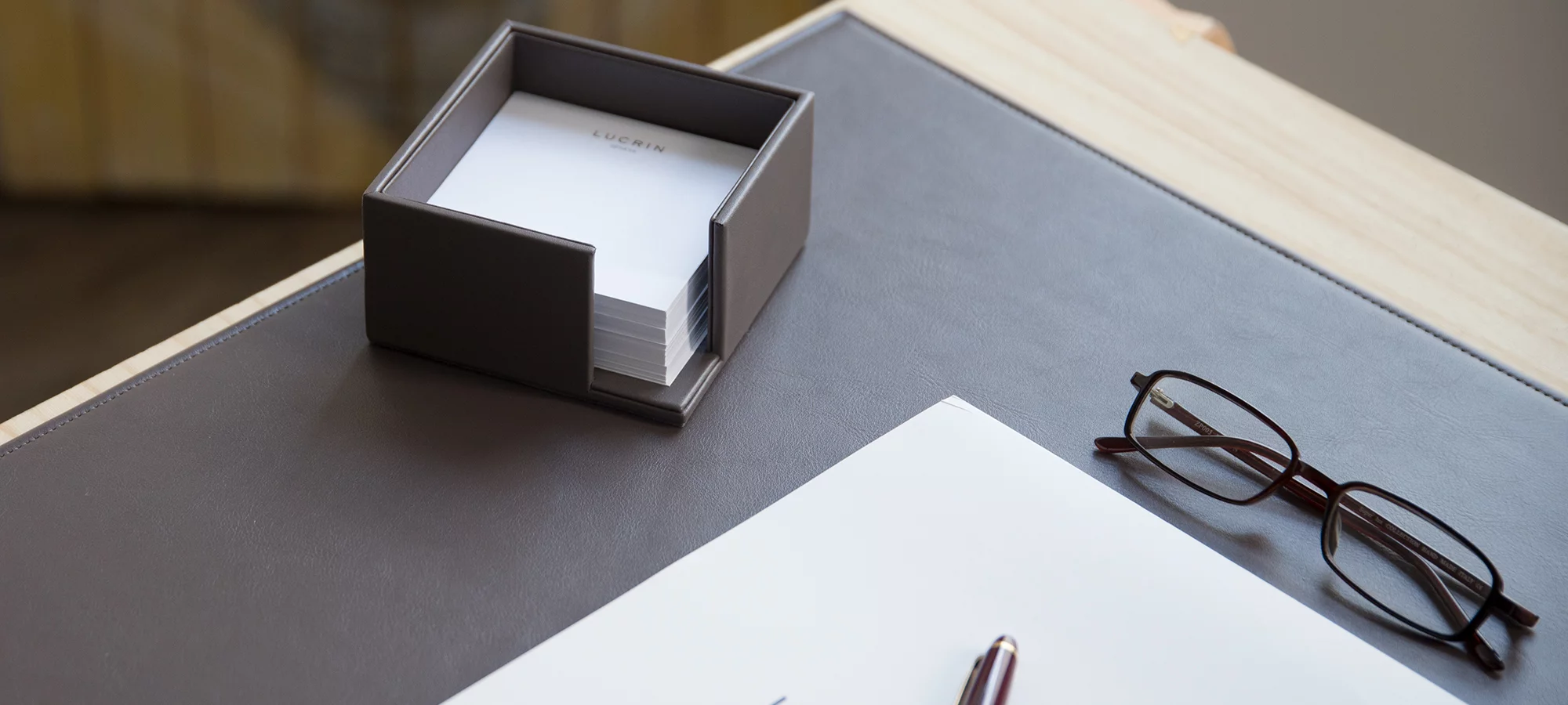 Memo paper holder 4.1 x 4.1 inches