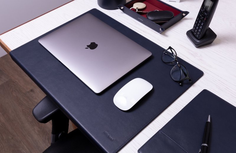 Desk Pad with Edge Protector (18.7 x 13.8 inches)