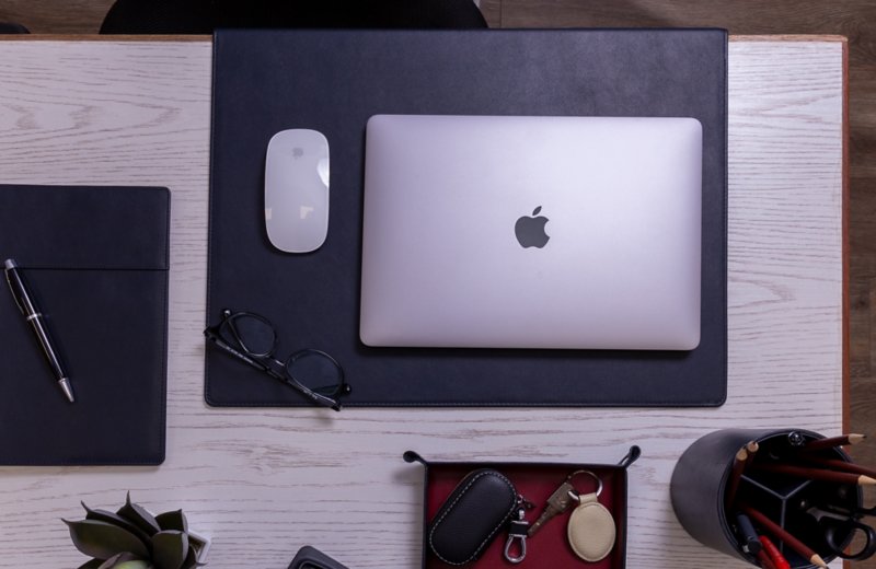 Desk Pad with Edge Protector (18.7 x 13.8 inches)