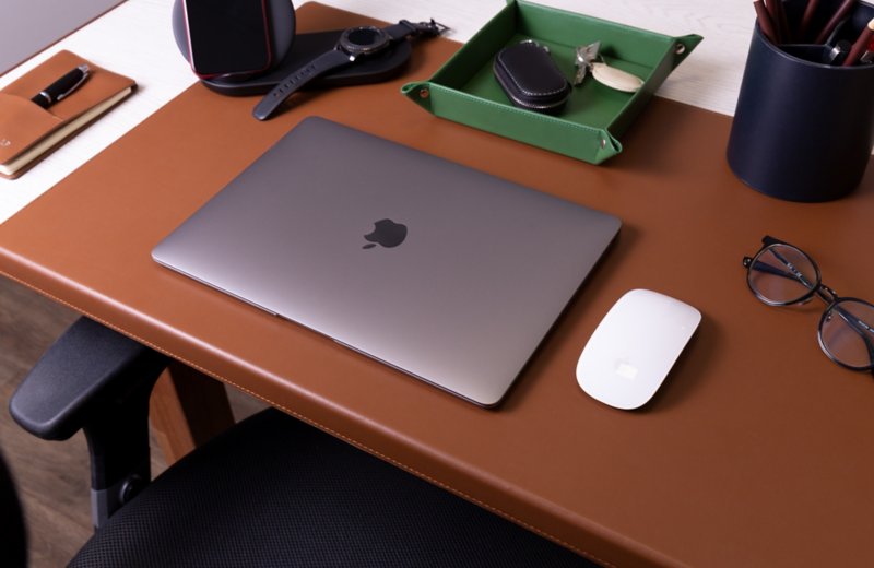Desk Pad with Edge Protector (29.5 x 17.7 inches)