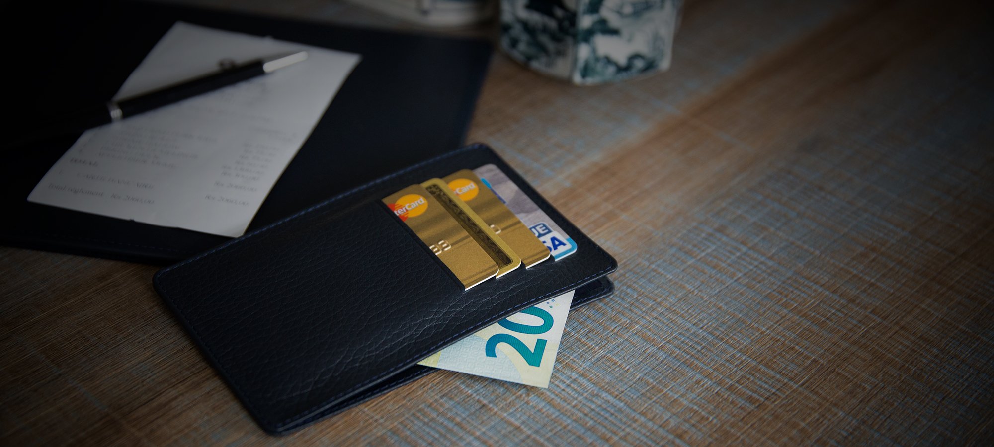 8 cards holder (5.1 x 3.2 inches)