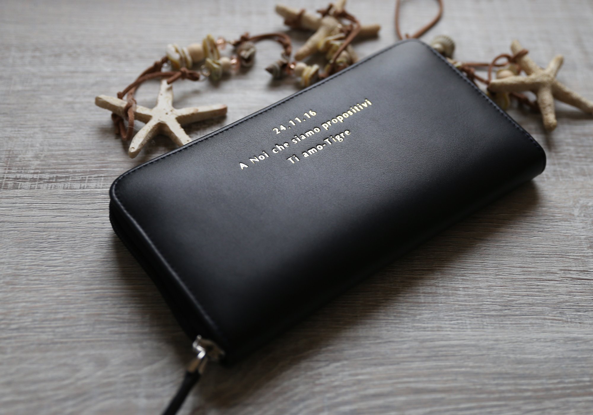 ラウンドファスナーウォレット