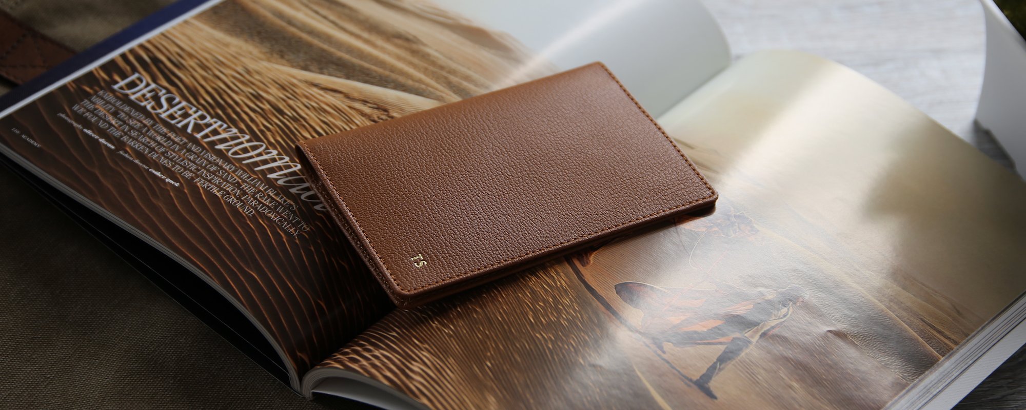 Customizable Leather Passport Holders | LUCRIN Geneva