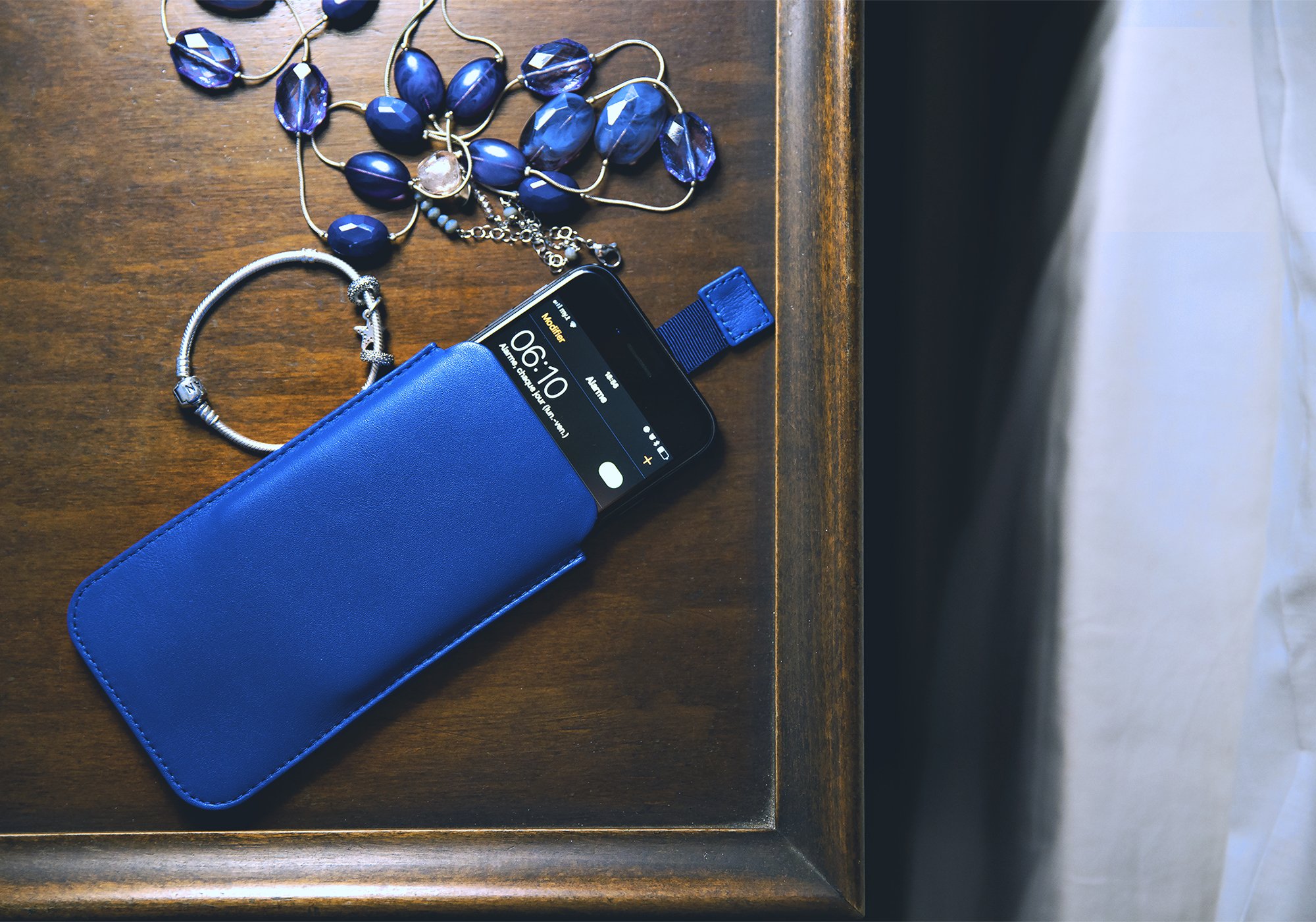 Bolsa para iPhone 8 com presilha