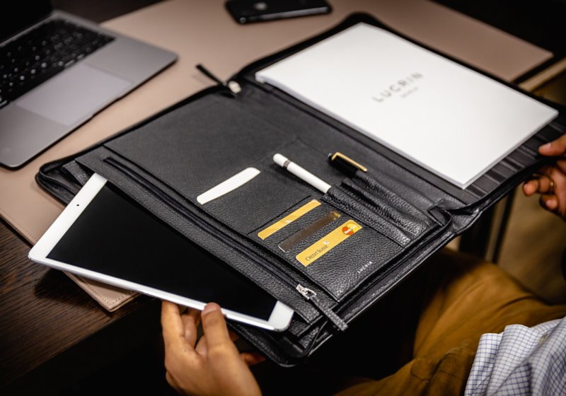 Zip-Up A4/US letter document holder