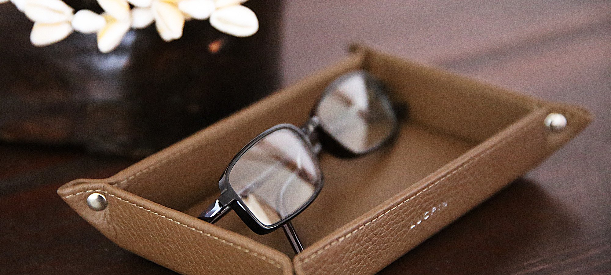 Small rectangular tidy tray (5.5 x 3.1 x 1 inches)