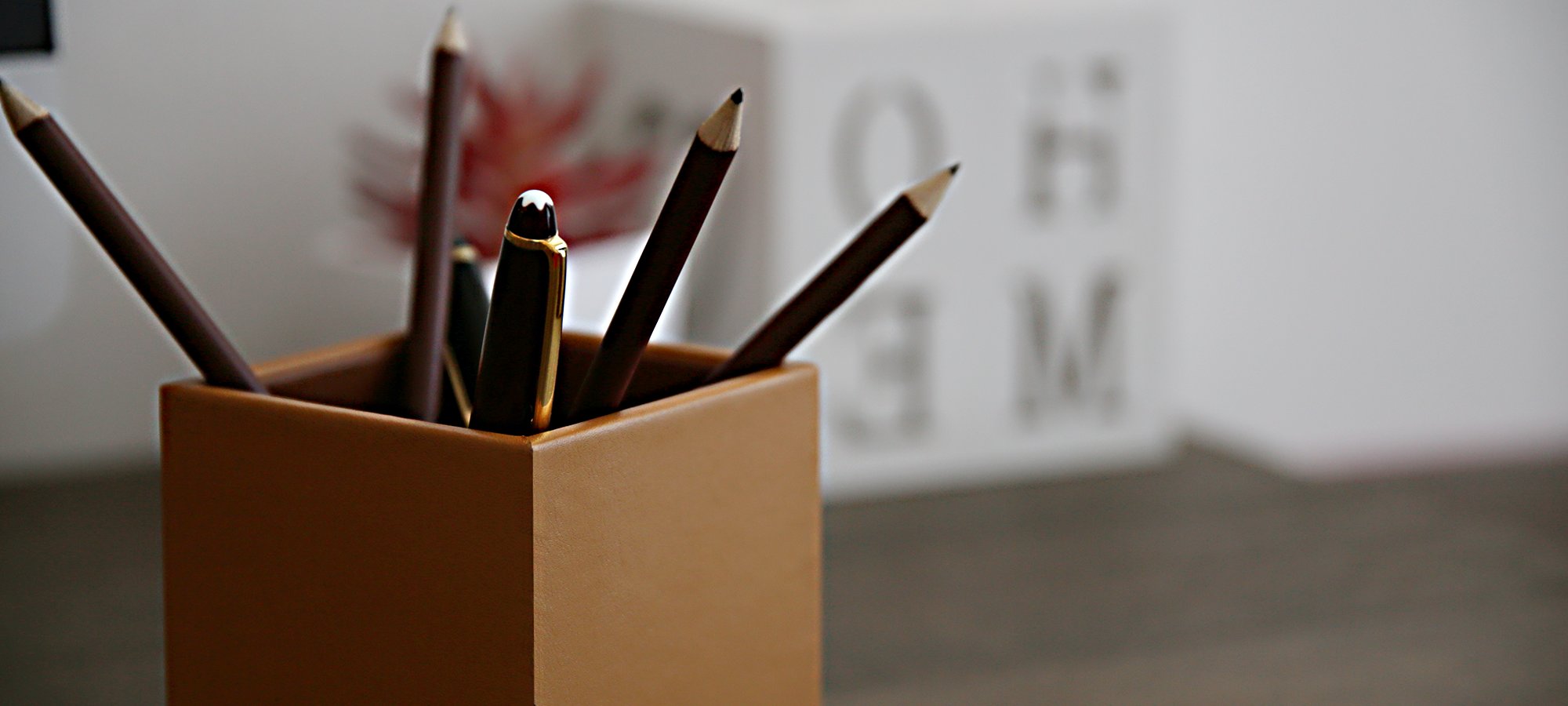 Square pen holder