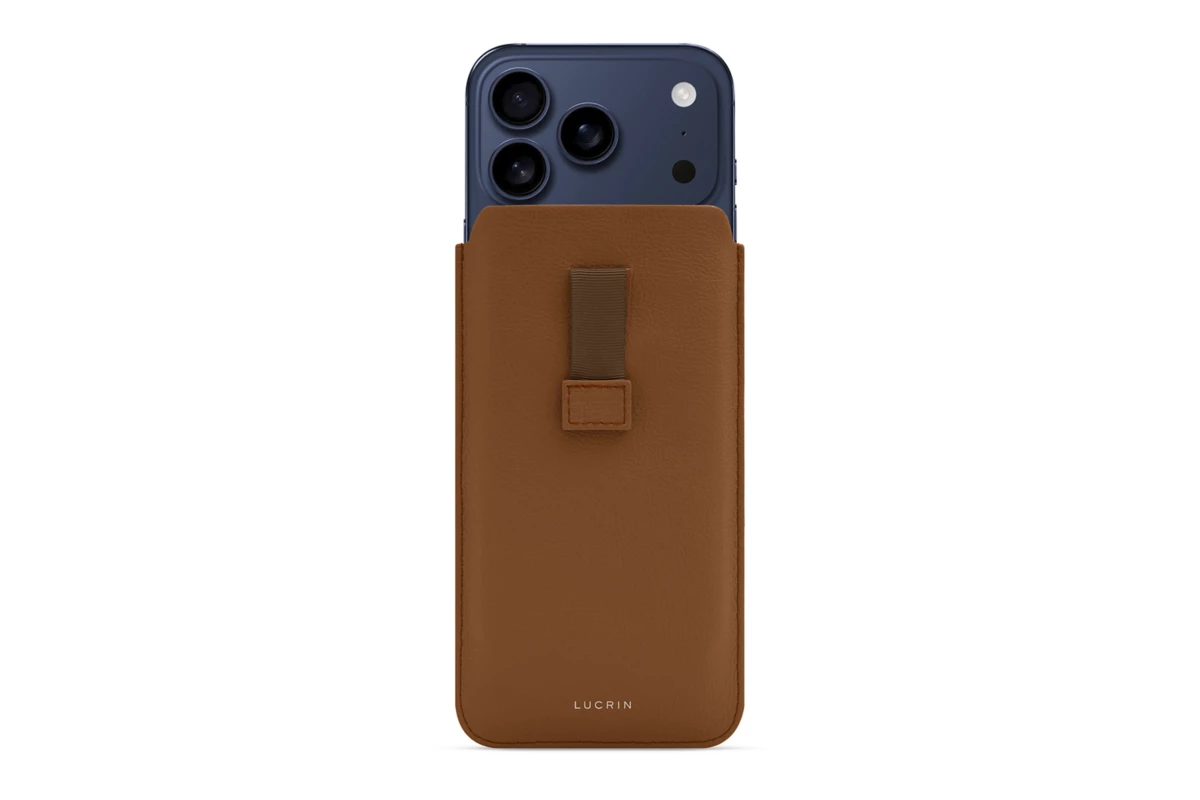 Tan Iphone | iPhone 17 Pro sleeve with pull-tab | Personalized leather LUCRIN ...