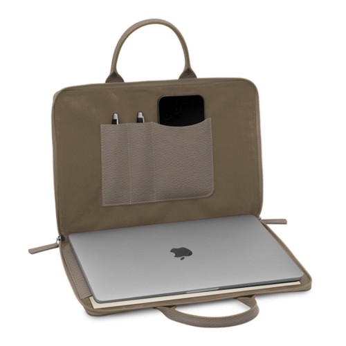 MacBook Air M1 / M2 -suojakotelo kantokahvalla