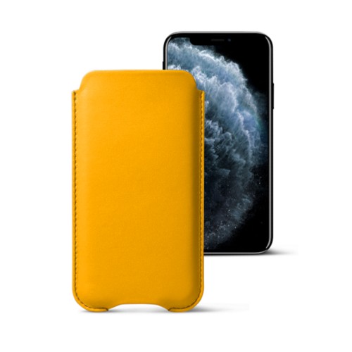 該護套可放下 iPhone 11 Pro/ iPhone XS/ iPhone X，還支援無線充電