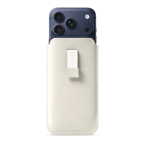 プルアップタブ付きiPhone 17 Pro スリーブ｜パーソナライズドレザー